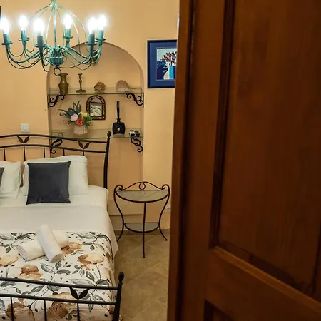 Amoret Apartment